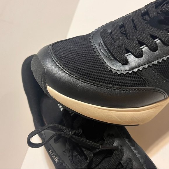 Kizik Paris Women's Size 7 Black/Pristine Leather Hands-Free Sneakers - Picture 5 of 16